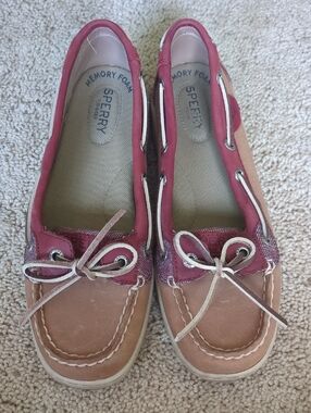 Sperry Women's Two-Tone Boat Shoes in Maroon and Tan